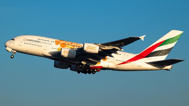 A6-EOV:Airbus A380-800:Emirates Airline